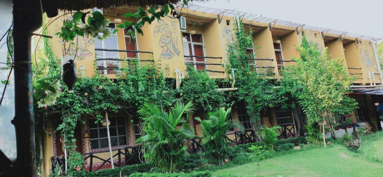 بولبور Roshnai Village Resort المظهر الخارجي الصورة